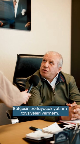 Ekibimizden bir danışman soruyu yanıtlarken